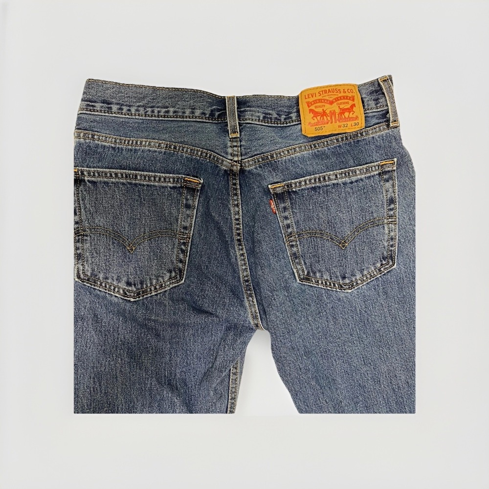 Levi's 505 Men's 32x30 Blue Medium Wash Denim Straight Fit Mid Rise Jeans - Picture 6 of 6